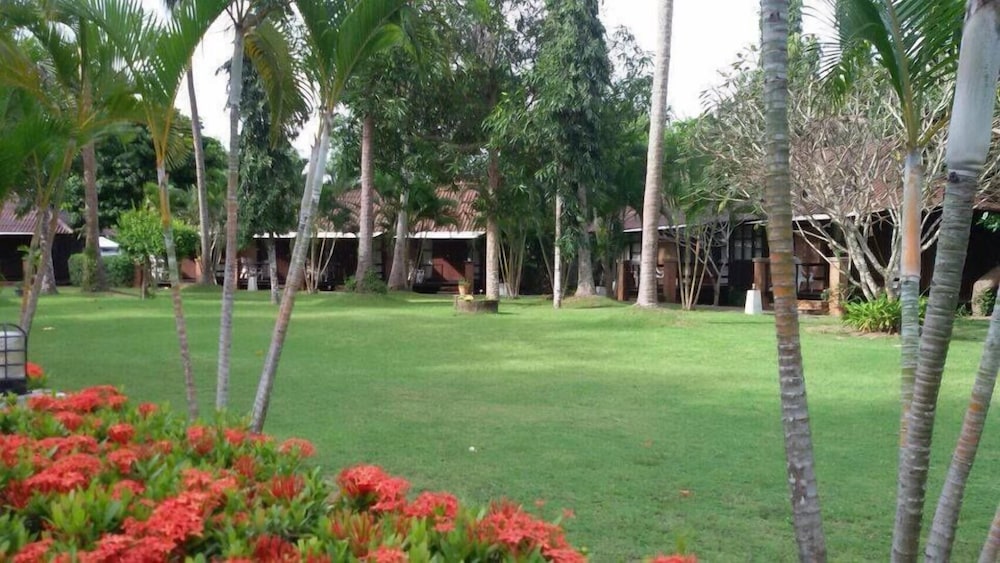Suan Bankrut Beach Resort