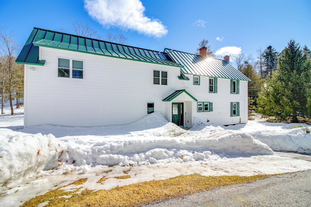 Swim, Ski & Sip: Lakefront Retreat in Plymouth