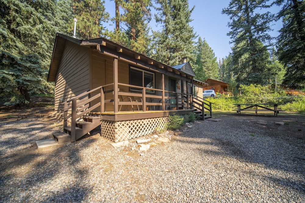 Bear Paw Lodge