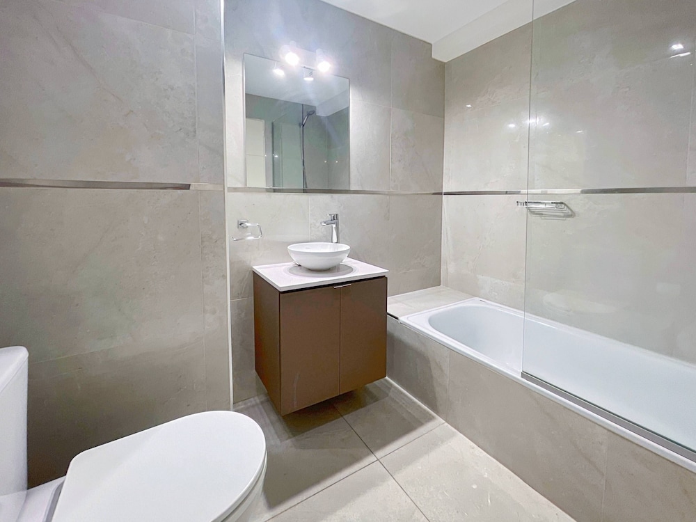 Ayres Suites Moreno