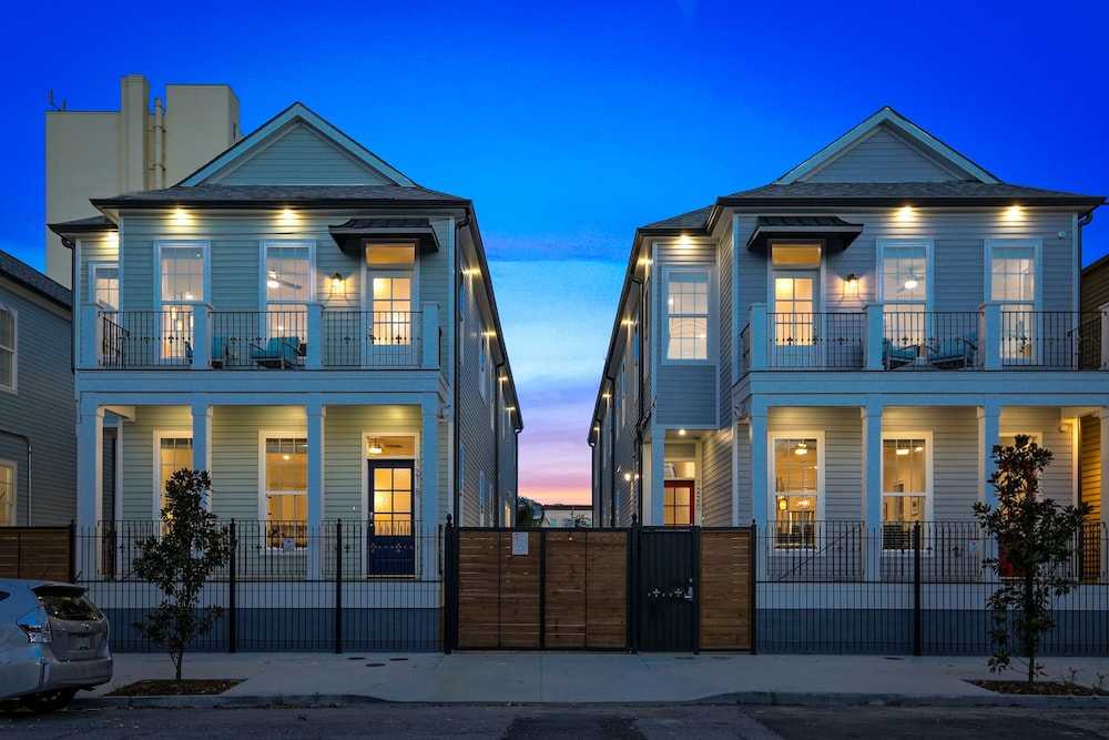New Orleans Vacations - Stunning 4 5 BRs w Pool by Hosteeva - Property Image 54