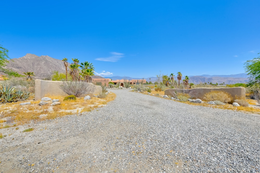 Chic Borrego Springs Home w/ Outdoor Oasis! view 4