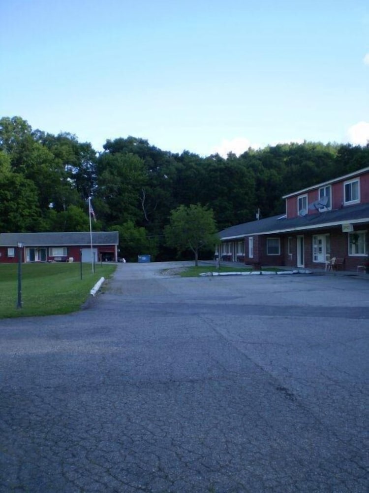 Ladd Brook Inn