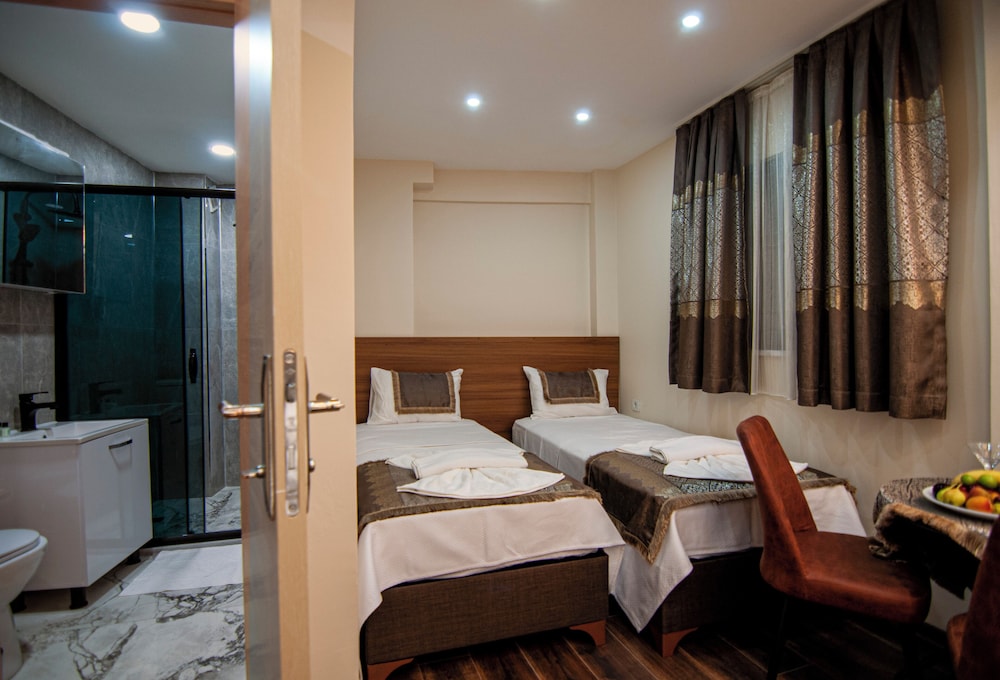 By Historial Hotel - Image 29