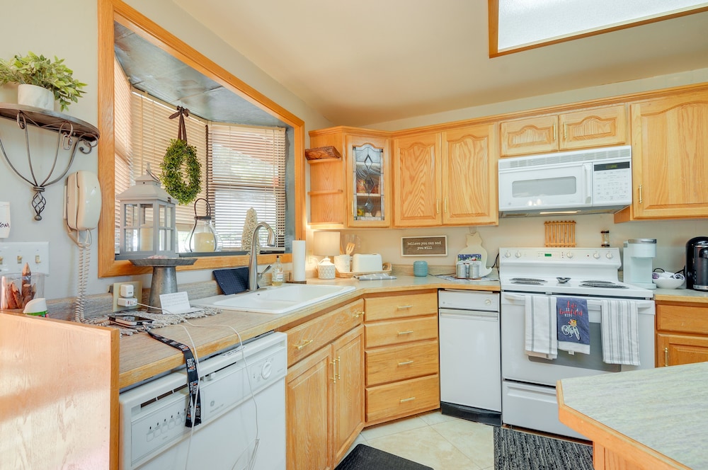Rustic Duck Creek Village Cabin w/ Decks! view 3