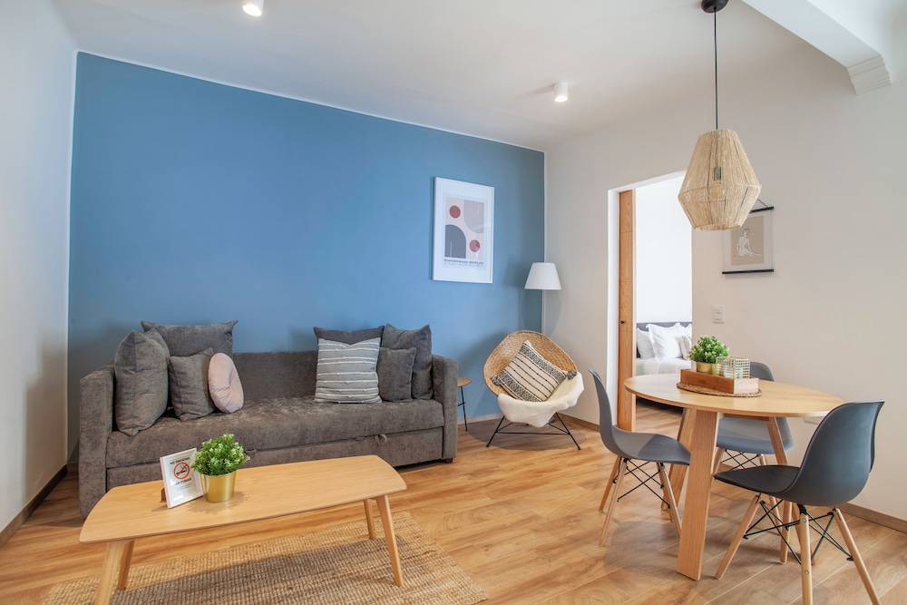 Bright & sweet unit in middle Polanco