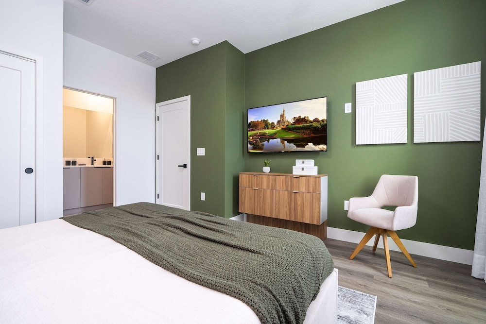 Cozy Stylish Home With Themed Decor