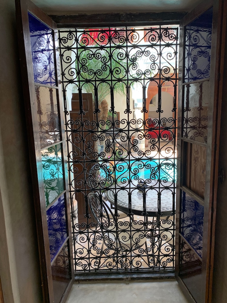 Riad Abaka by Ghali