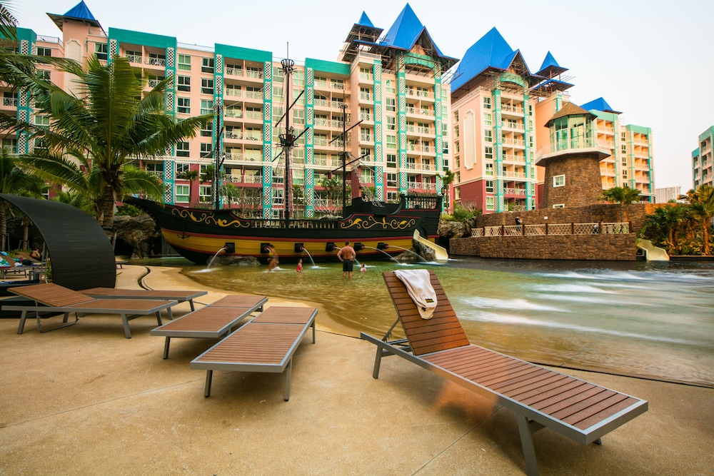 Grande Caribbean Condotel by Narintorn