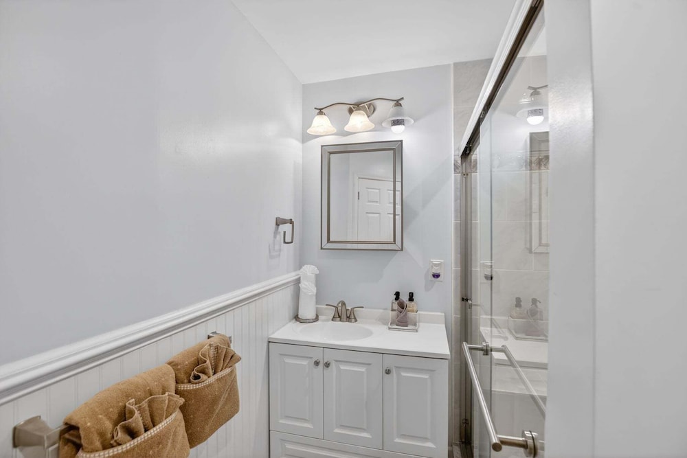 Elegant Home With Game Room Near Bwi 3 Bedroom Home