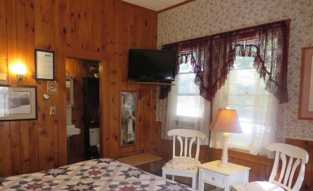 Lake Winnipesaukee Motel