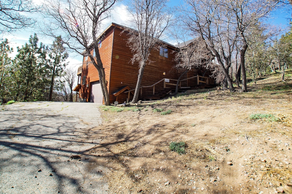 Luxury View Lodge