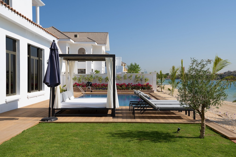 Beachfront Signature Villa - Mint Stay