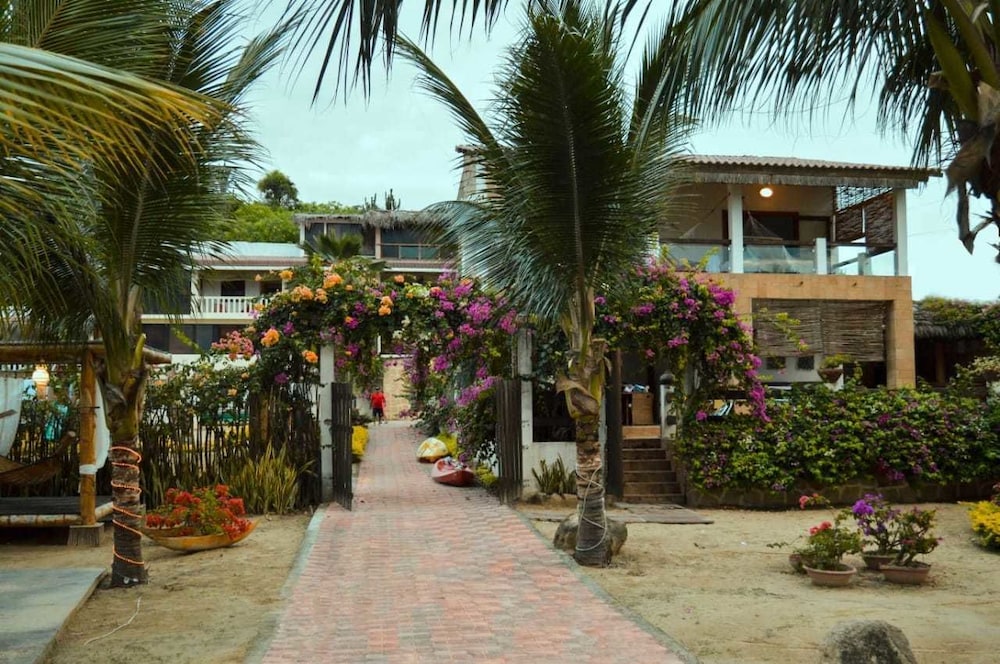 Hotel Casa Ayangue - Image 1