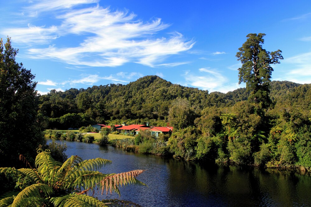 Wilderness Lodge Lake Moeraki