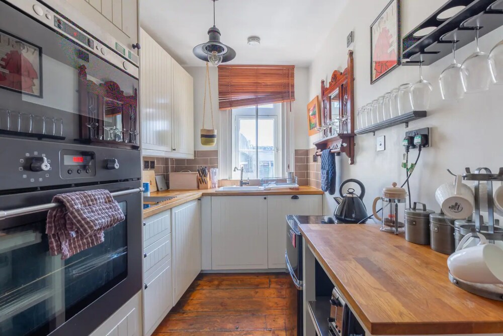 Trendy 2 Bedroom Apartment in the Heart of Brixton