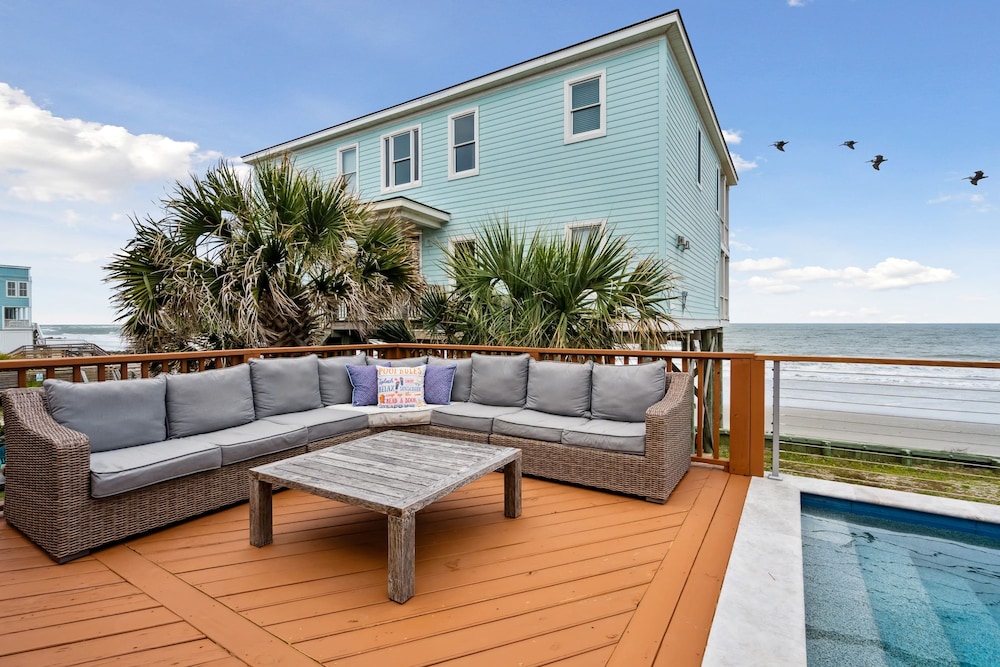 Oceanfront w Pool Panoramic Deck Views 5bdr Folly Ocean Breeze by Avantstay