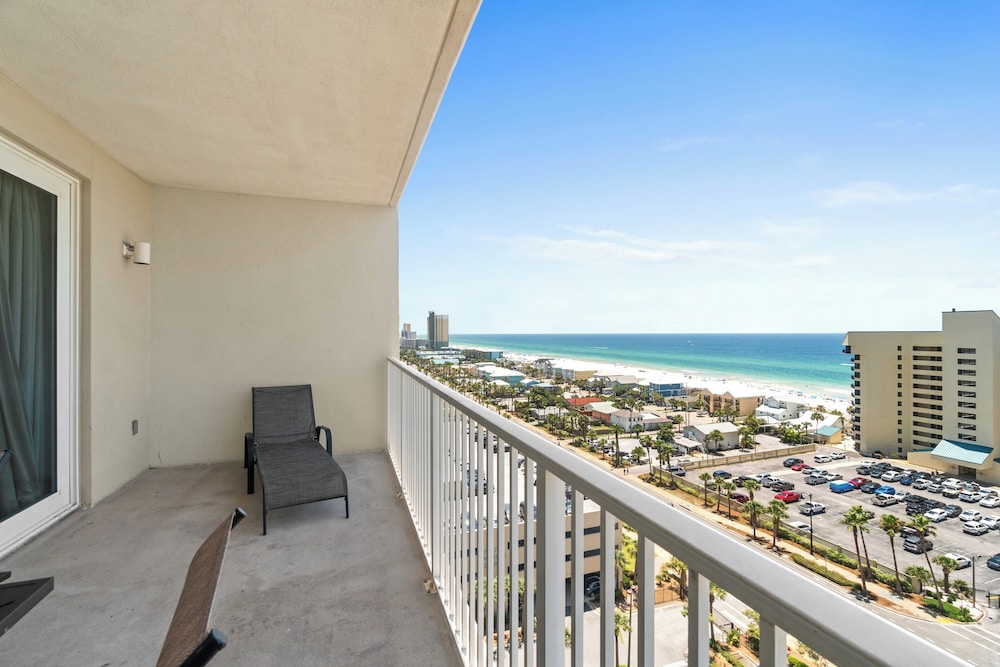 Laketown Wharf by Book That Condo