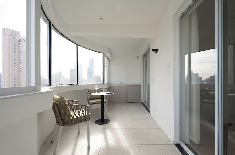 Book and Bed - Xujiahui