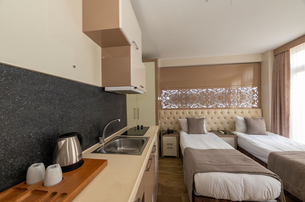 Taksim Peri Suit - Image 62
