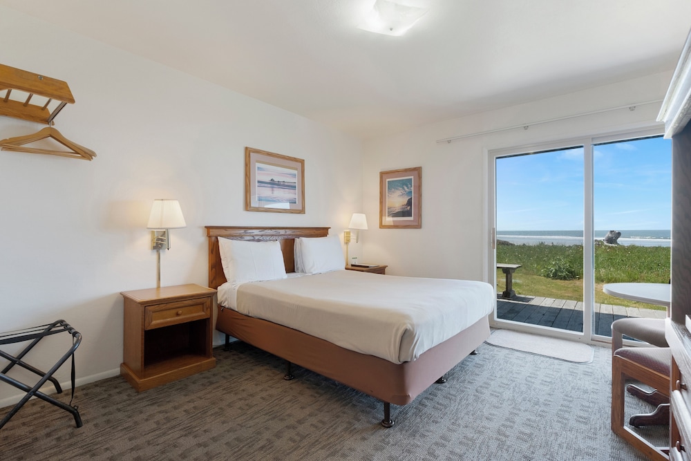 Crescent Beach Motel