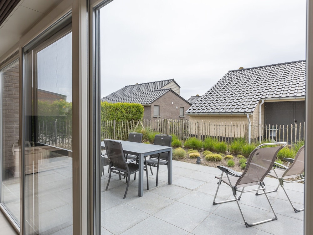 Holiday Home Within Walking Distance of the sea
