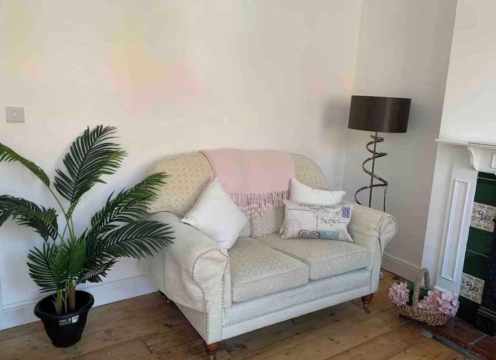 3 Bed Victorian Home in Norwich Sleeps 6 - 8