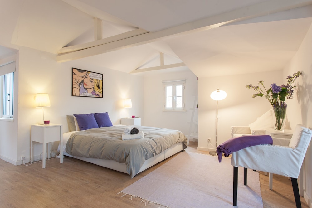 Casa Cara Duplex by All In Lisbon view 3