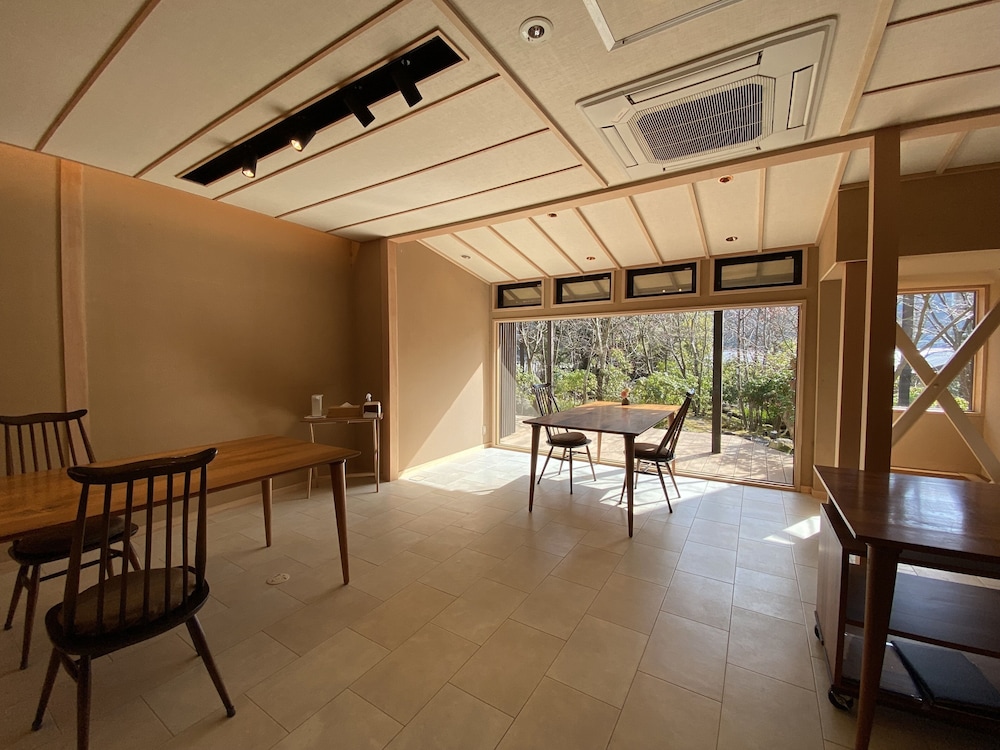 Yugawara Spa Ryokan Ashikari