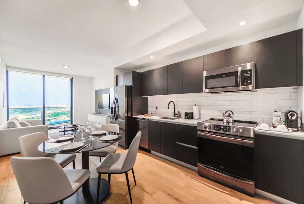 Apartment Offering Direct Bay Views