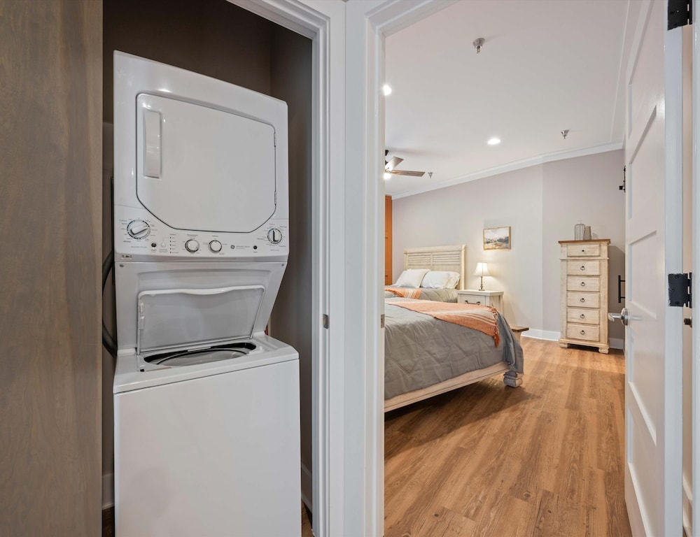 Carters Court Grand Escape