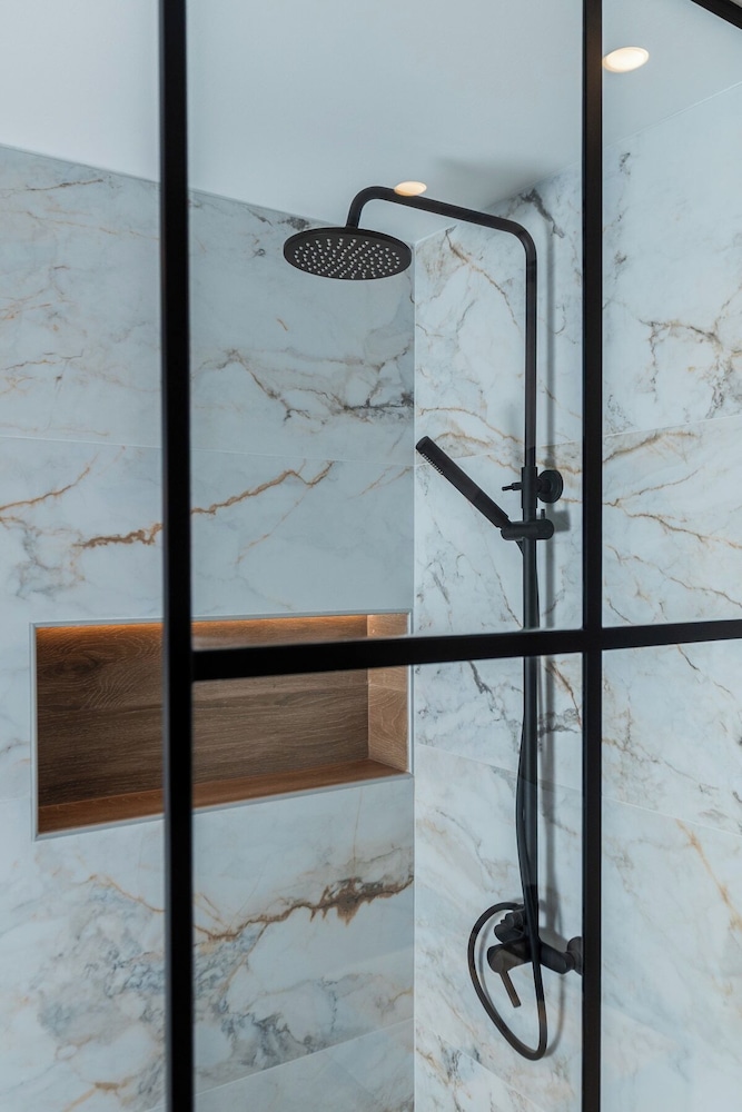 G B Urban Spa by Cretanhouses