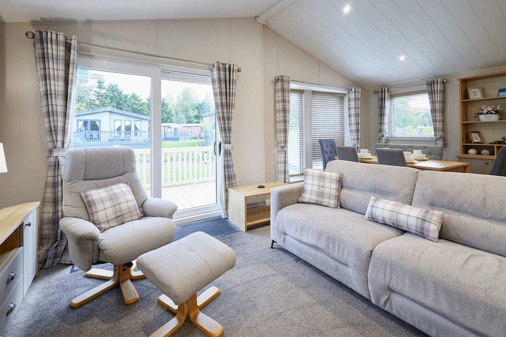 Host Stay Kinship Lodge