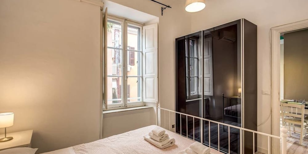 Colosseo 2 Bedroom Walking Distance