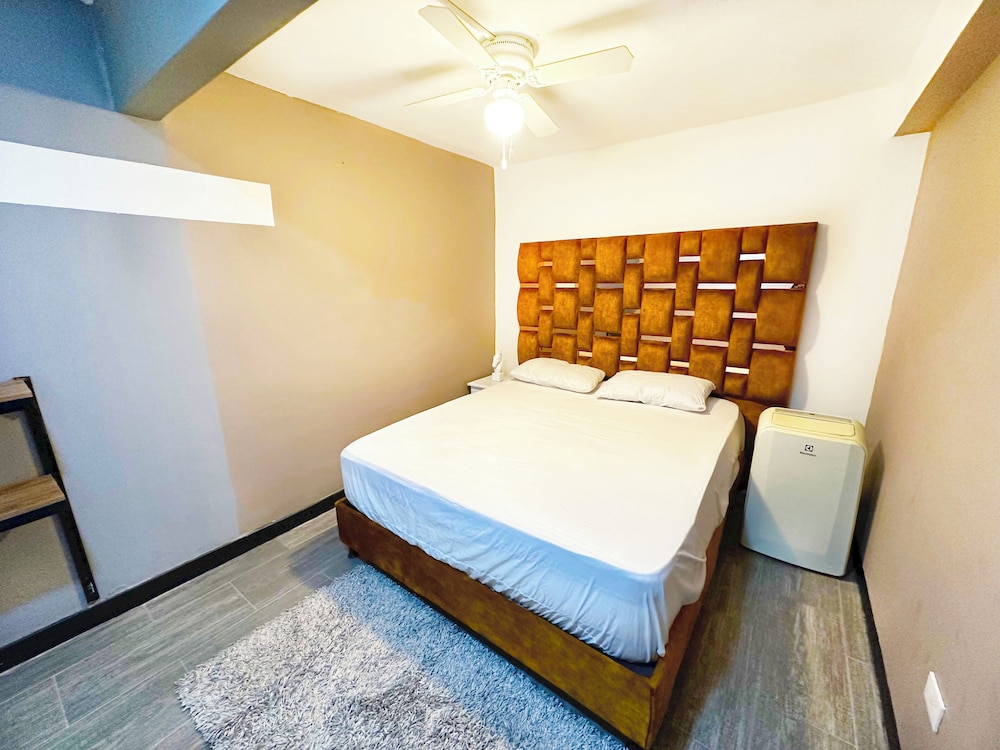 $ PROMO $ 11 Bedrooms with bathrooms Aprtmnt + 2 Jacuzzis and a rooftop pool. @Poblado