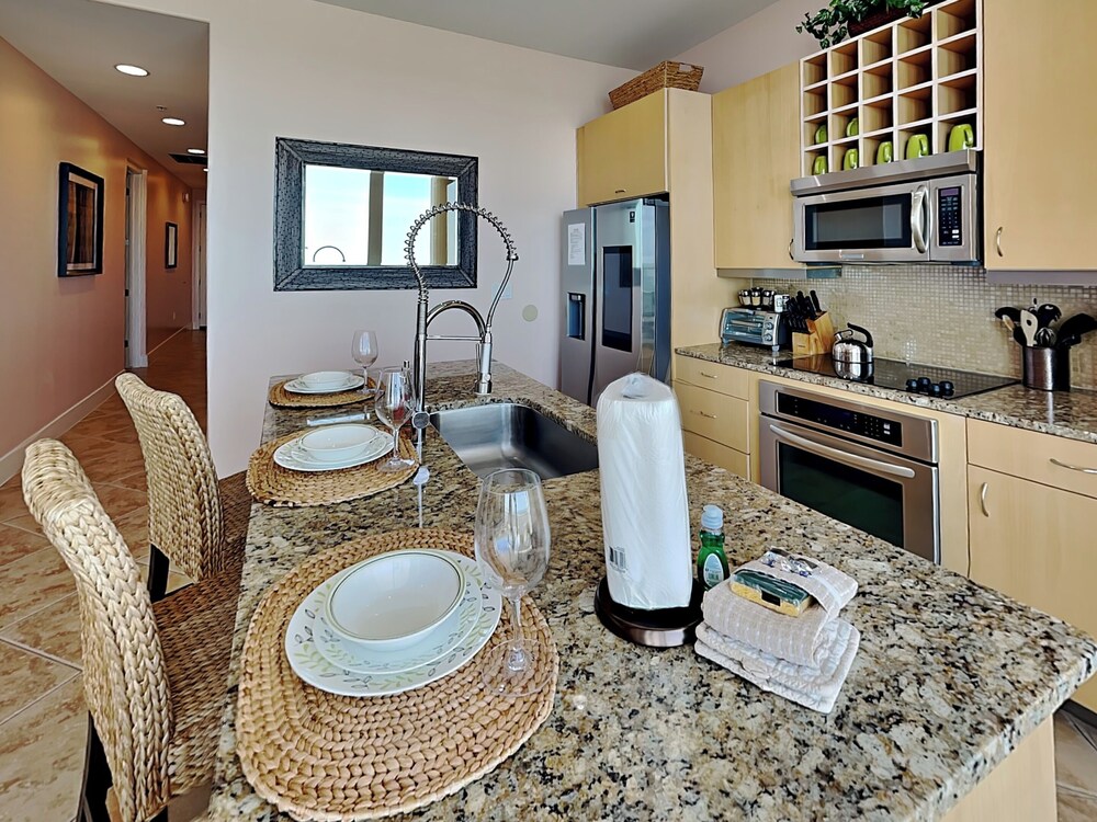 Western Waves by Ryson Vacation Rentals