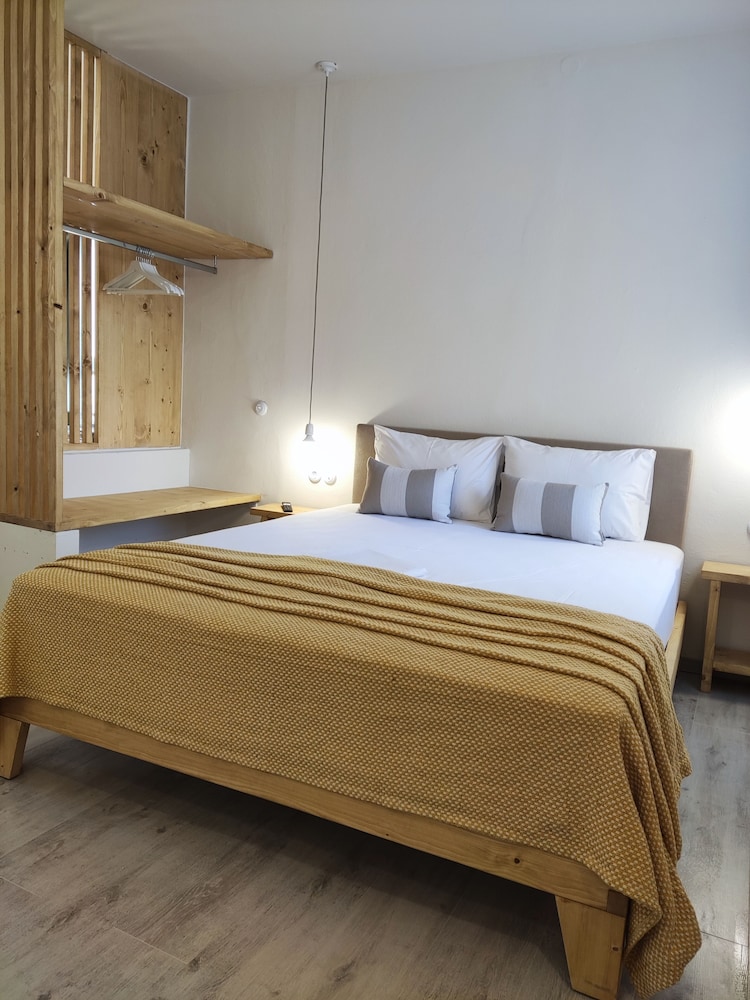 Capella Skiathos Residences view 3