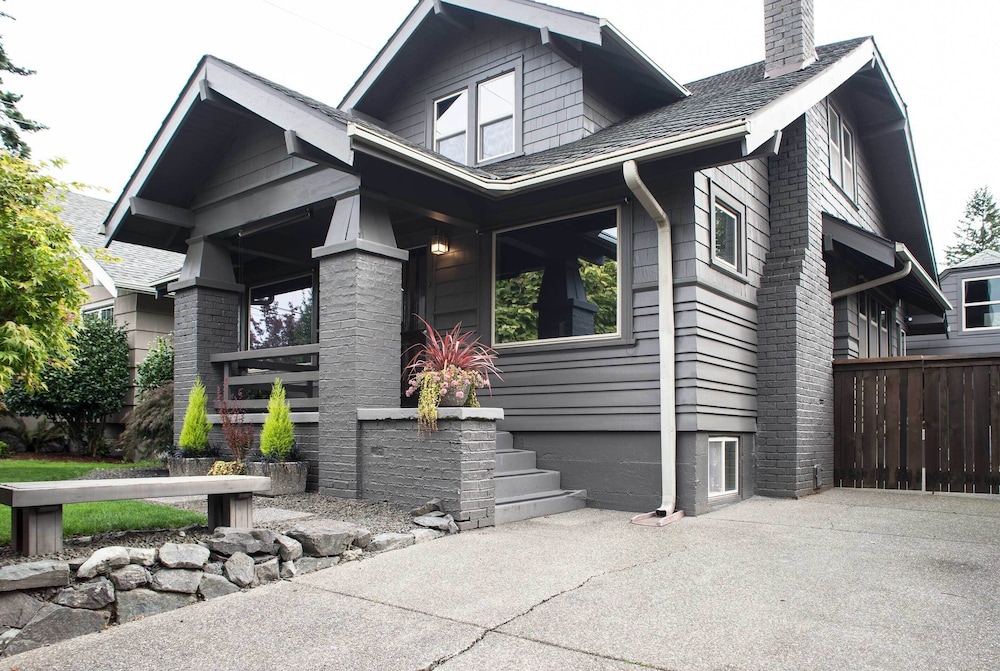 Updated Tacoma Home w/ Patio: 3 Mi to Downtown - Property Image 2