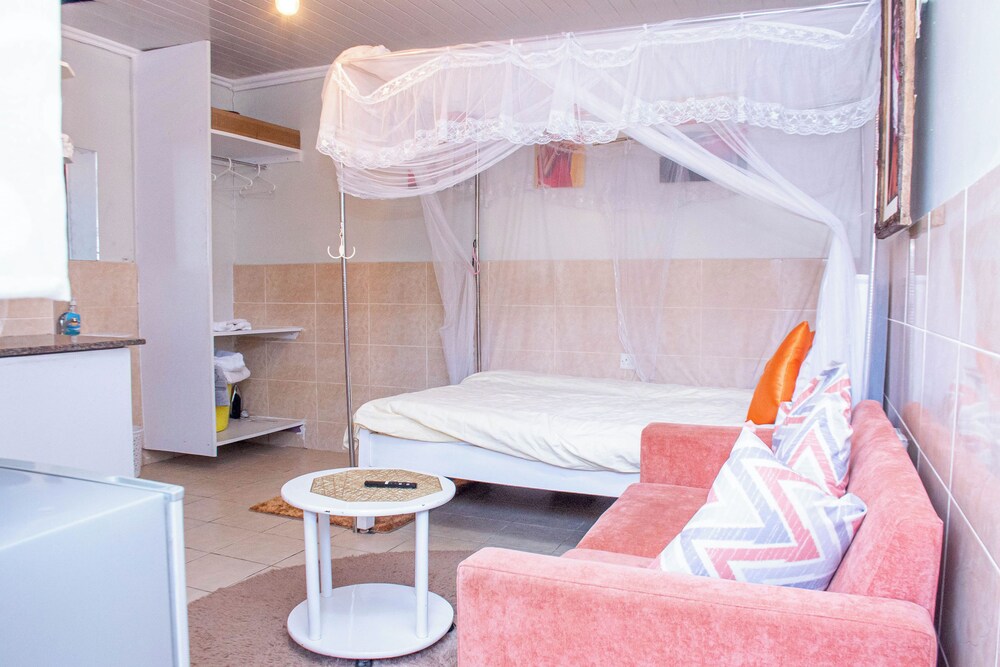 Room-sappire Suits- Cozy Room With Own F