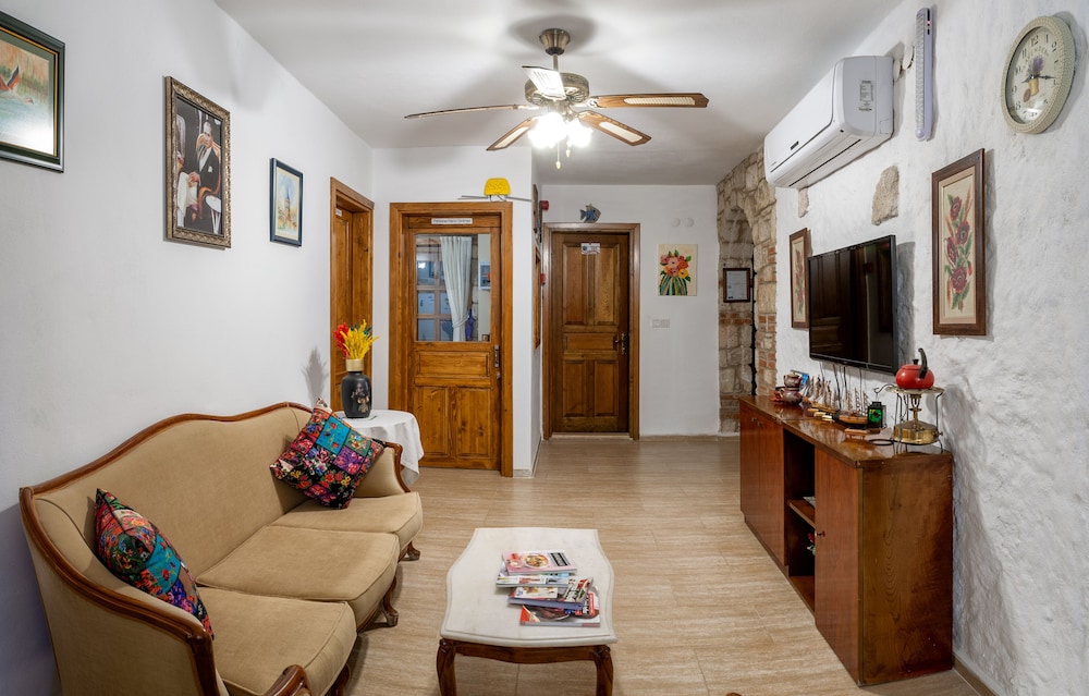 Flores Hotel Alaçatı - Image 38