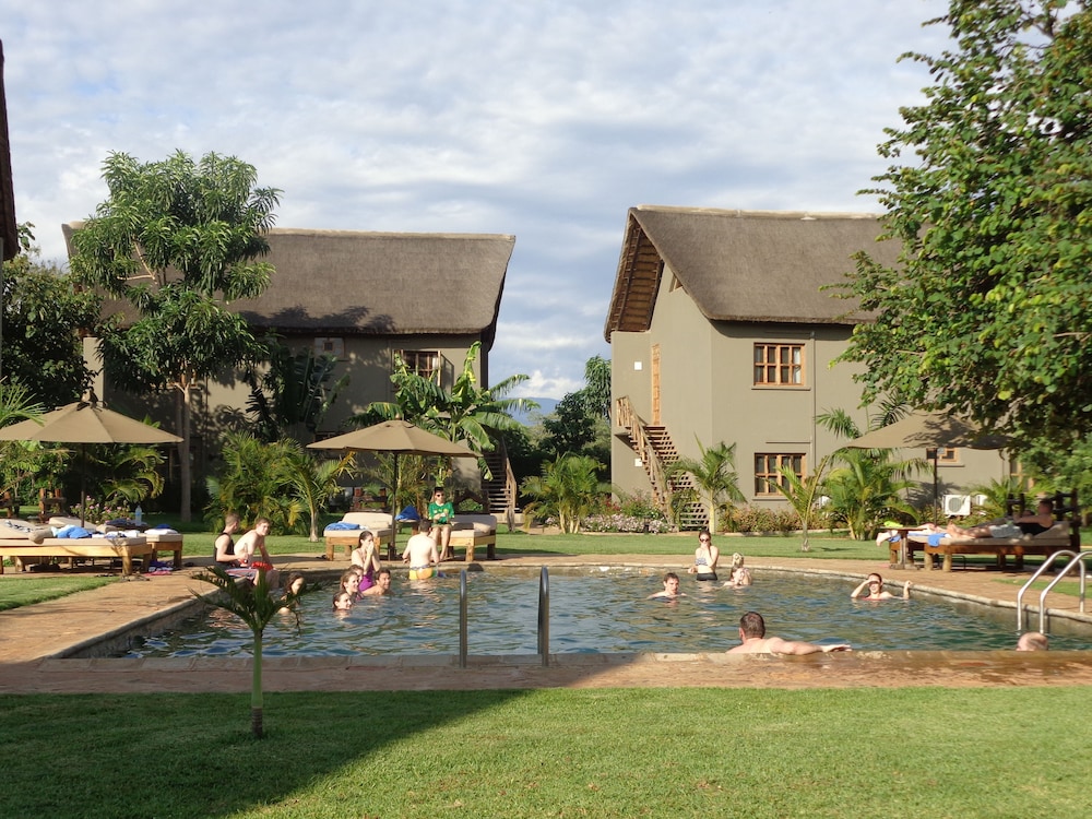Weru Weru River Lodge