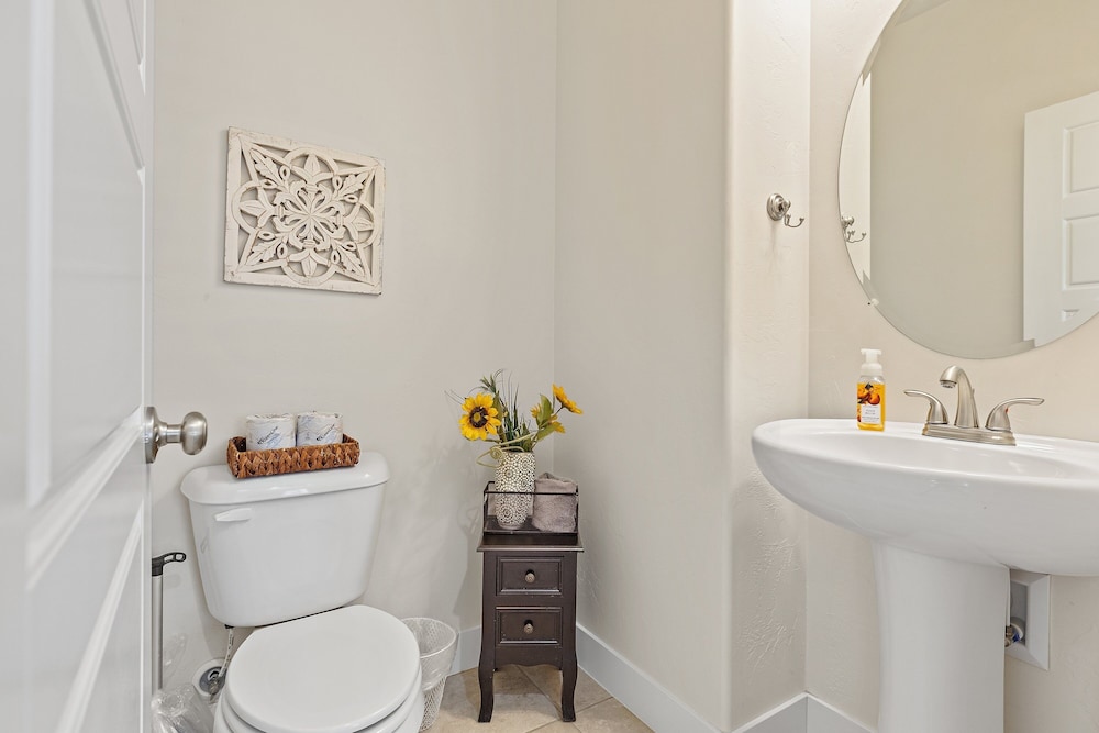 Above Parr - Pet Friendly! 5 Bedroom Home