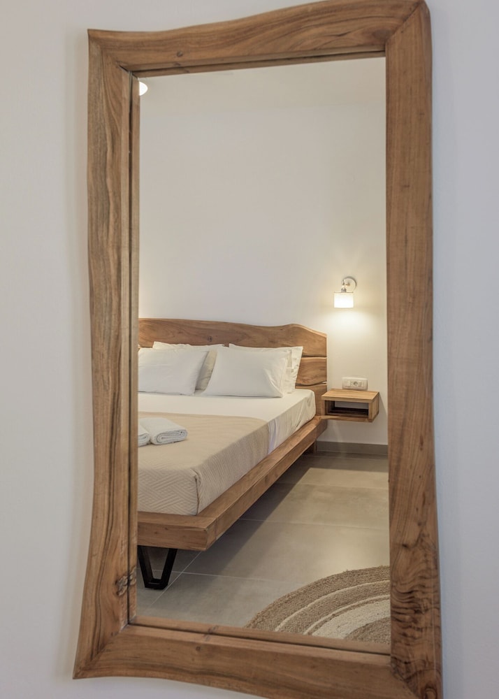 GIOURGAS STUDIOS & APARTMENTS