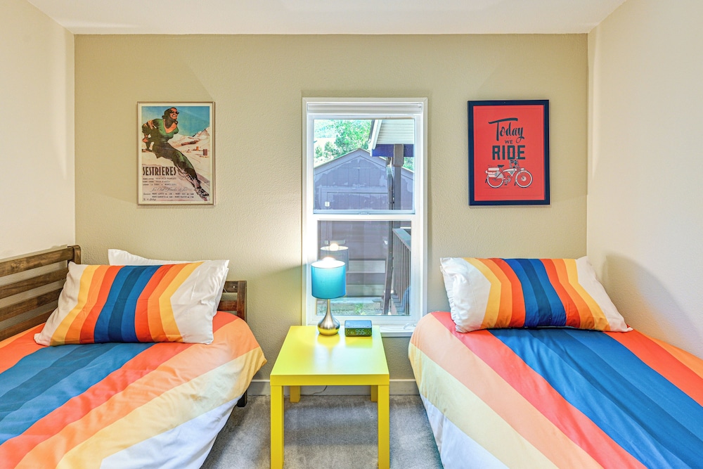 Creekside Buena Vista Retreat: Walk to Main St!