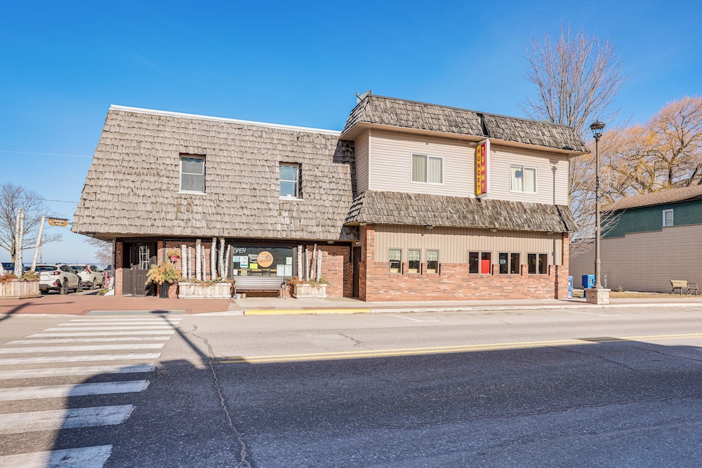 1 Block to Crystal Lake: Downtown Beulah Apt!