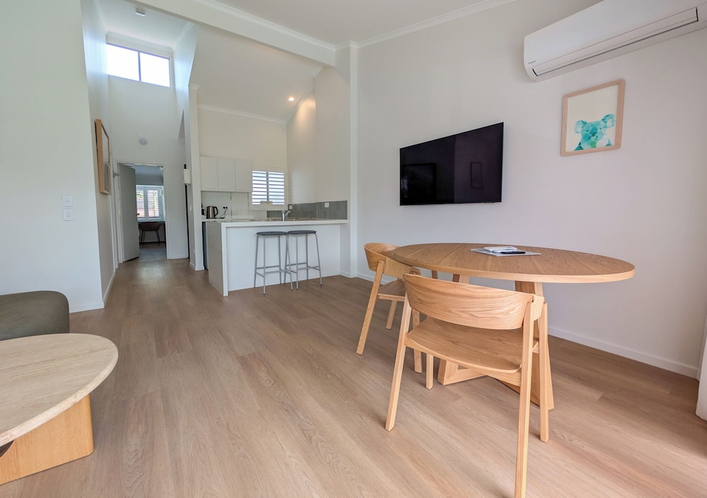 Noosa Parade Holiday Inn