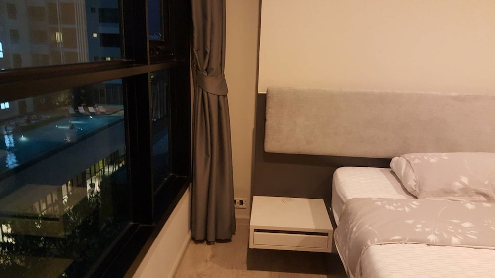 A Luxury 2 Bedrooms The Base Downtown