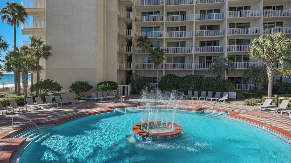 Beachfront Corner Unit w/ Wrap-around Balcony, Close to Attractions!