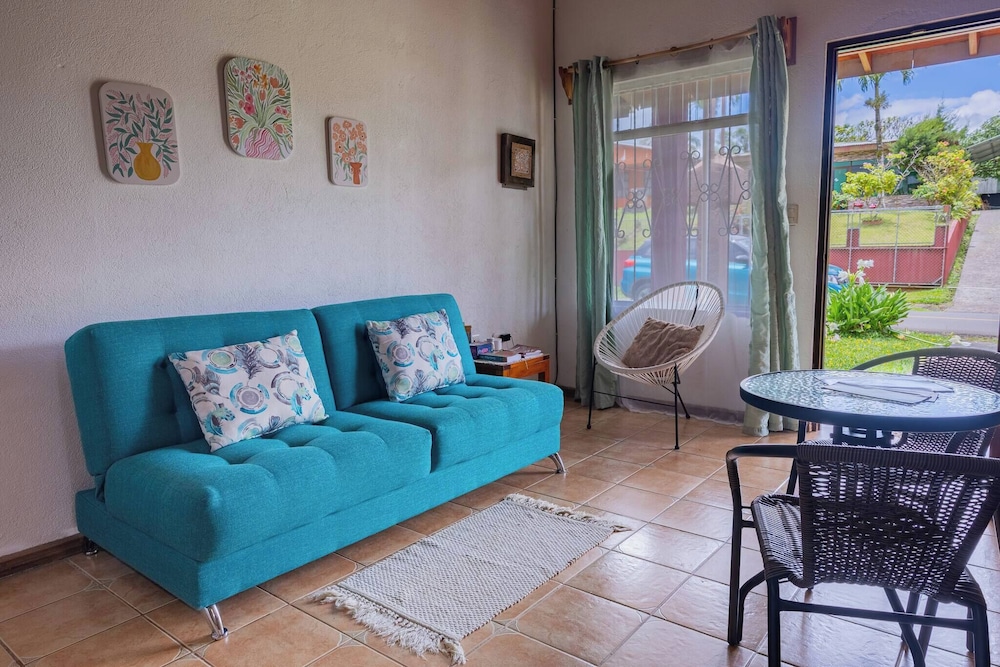 Cozy & Beautiful Casa Aire, Near Lake Park & Town