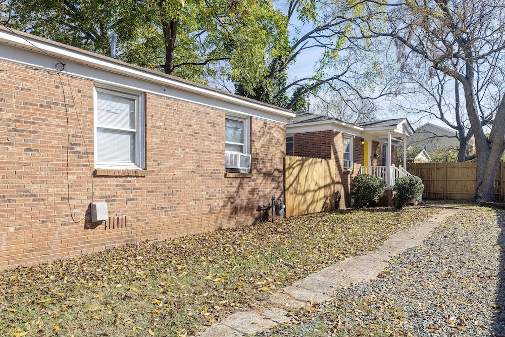 Cozy Retreat near Uptown with Hot Tub
